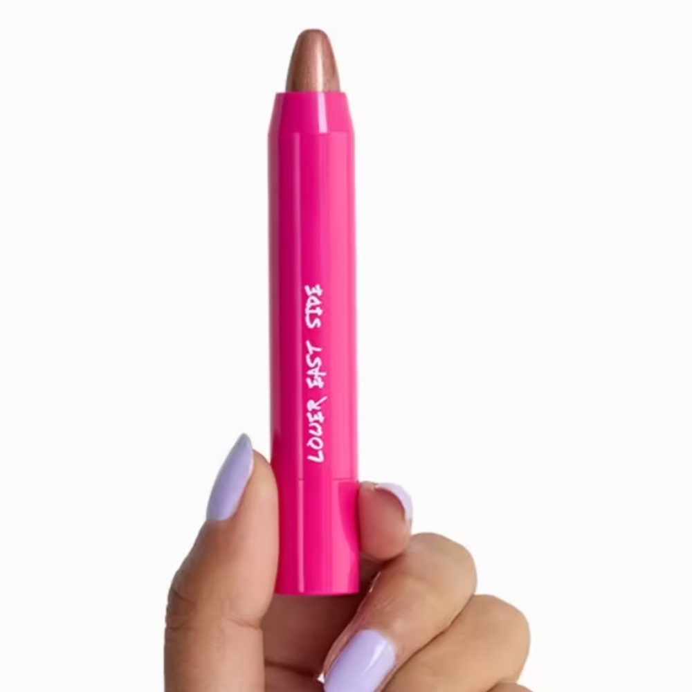 LES BEAUTY eyeshadow crayon in Velvet Thorn NWT